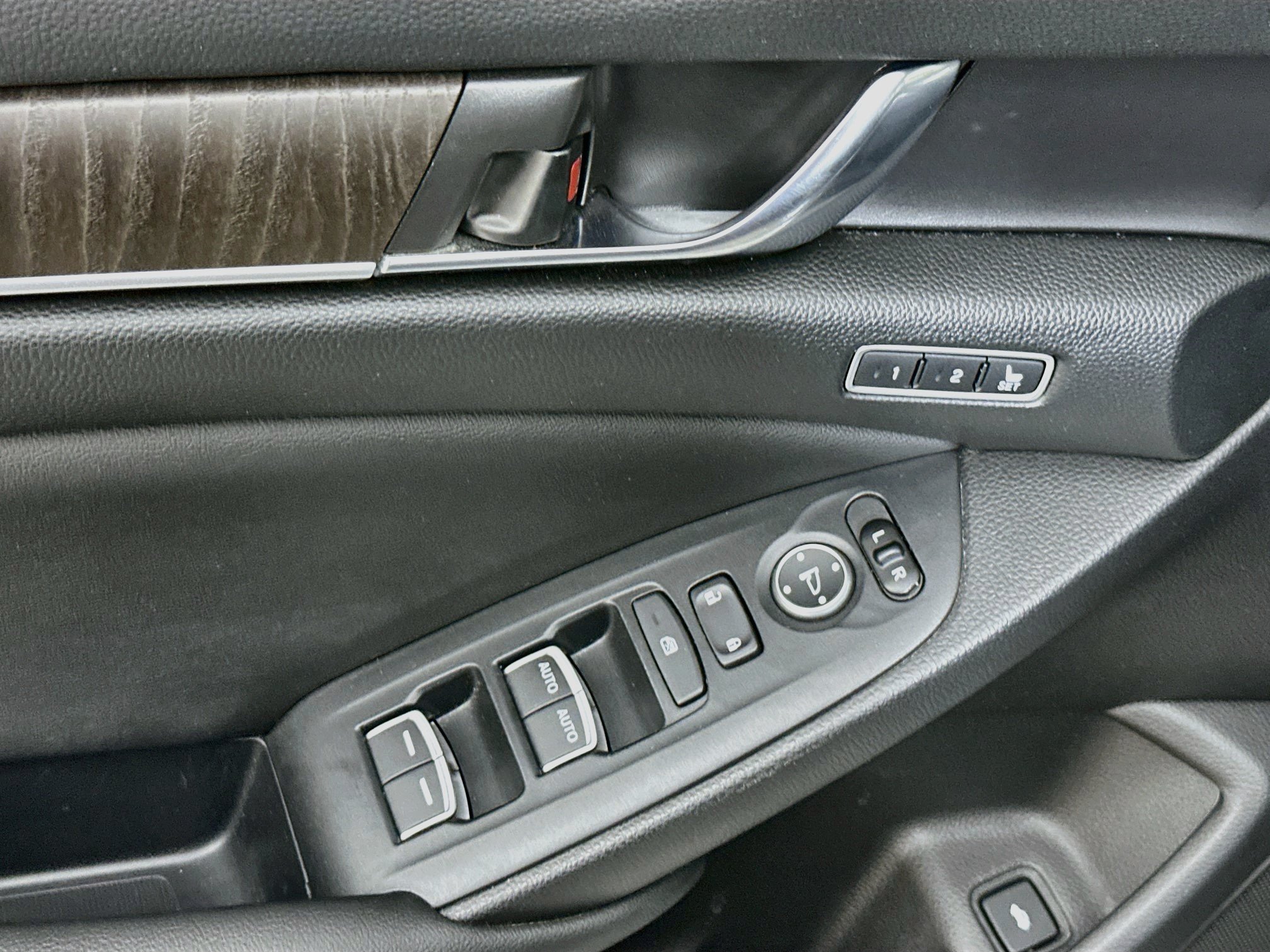 Used 2020 Honda Accord Touring image 15