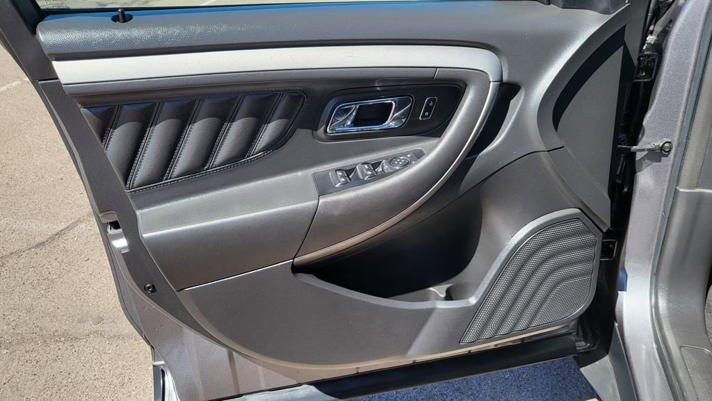 Used 2013 Ford Taurus SEL image 23
