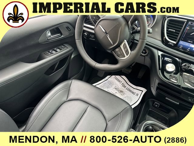 New 2026 Chrysler Pacifica Select image 18
