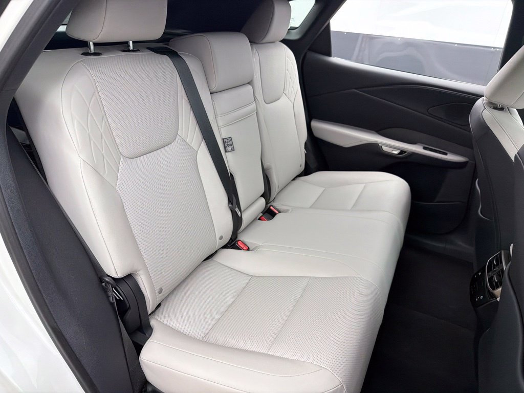 Used 2024 Lexus RX 350 Premium w/ Accessory Package (Z1) AWD/4WD image 24