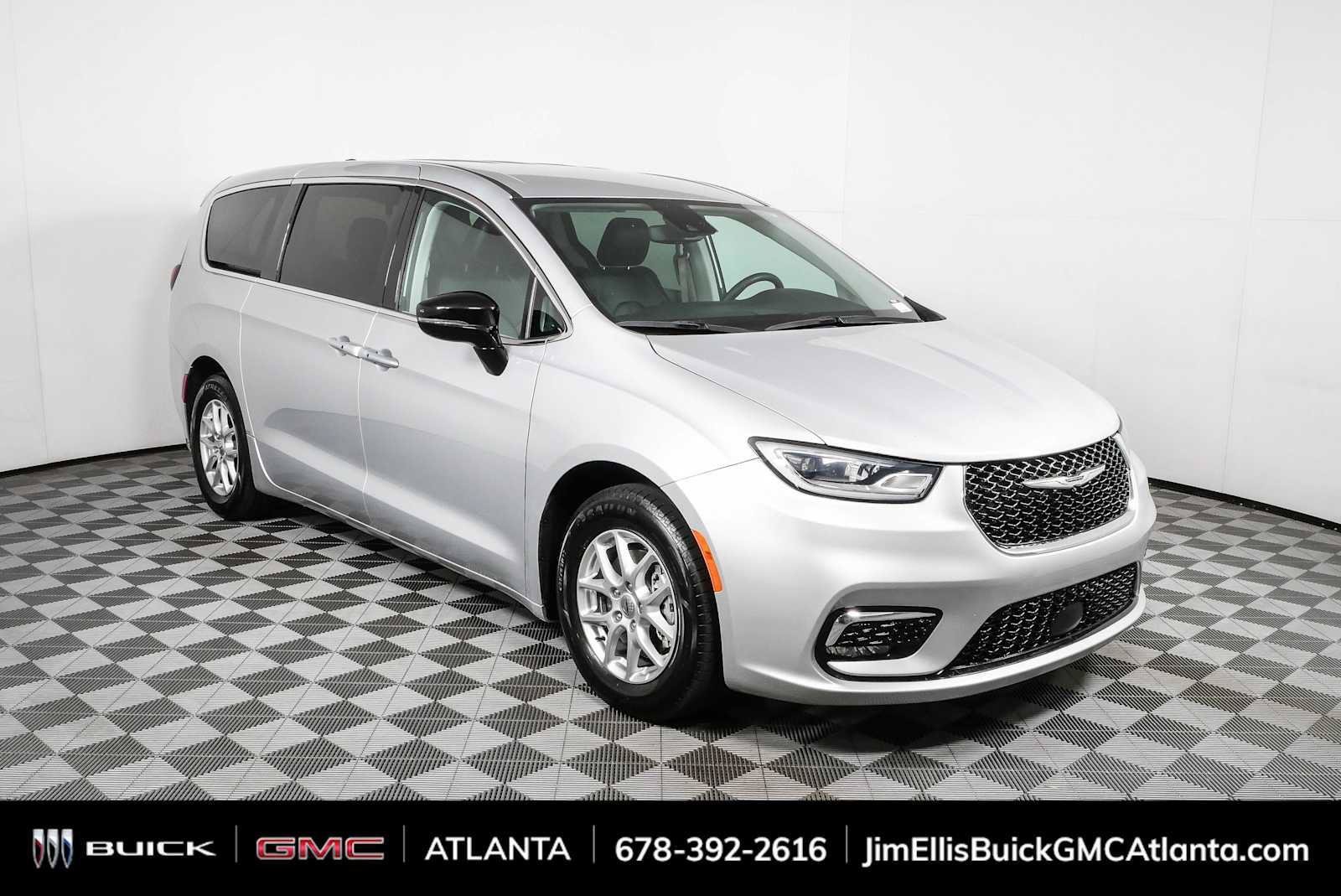 Used 2024 Chrysler Pacifica Touring-L FWD image 1