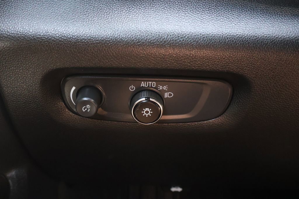 Used 2023 Chevrolet Traverse LT AWD/4WD image 37