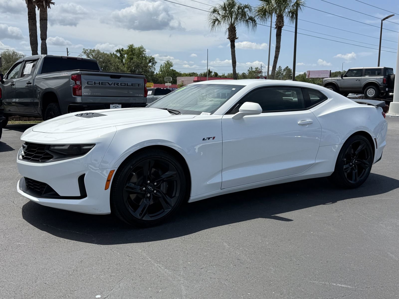Used 2023 Chevrolet Camaro LT RWD image 8