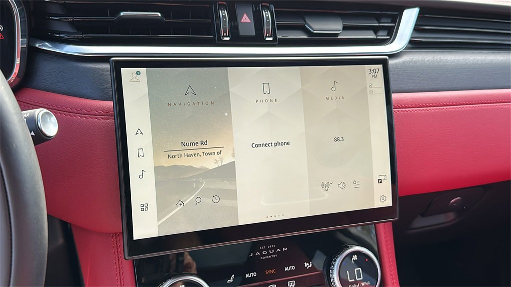 Certified 2024 Jaguar F-PACE R-Dynamic S image 17