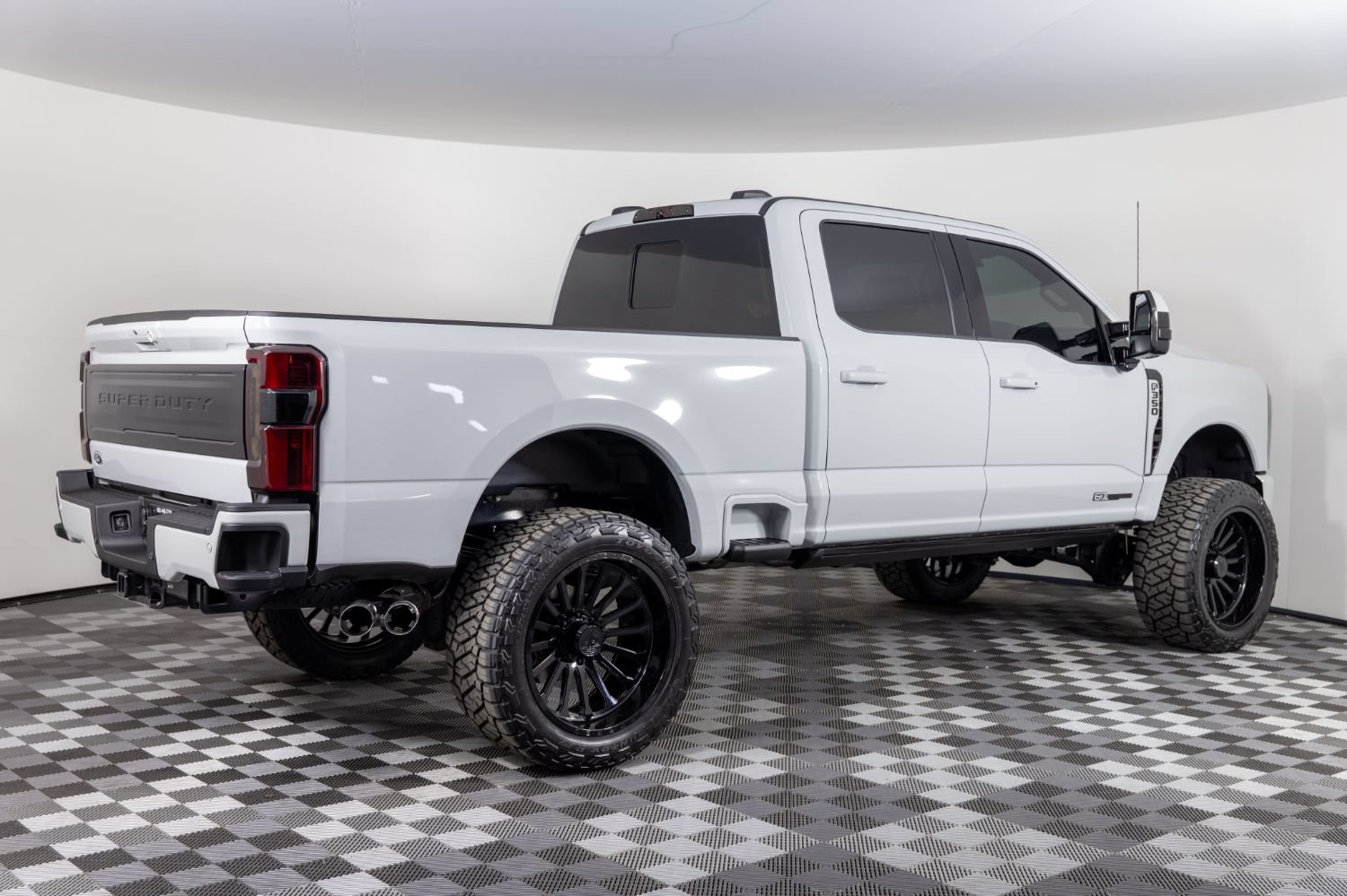 Used 2026 Ford F350 Platinum AWD/4WD image 9