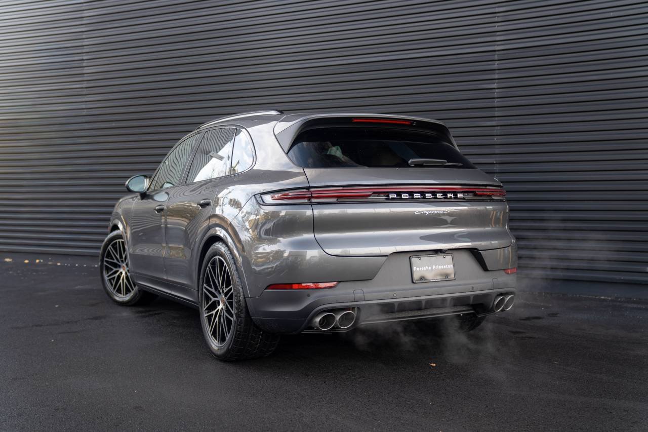 New 2026 Porsche Cayenne S AWD/4WD image 3