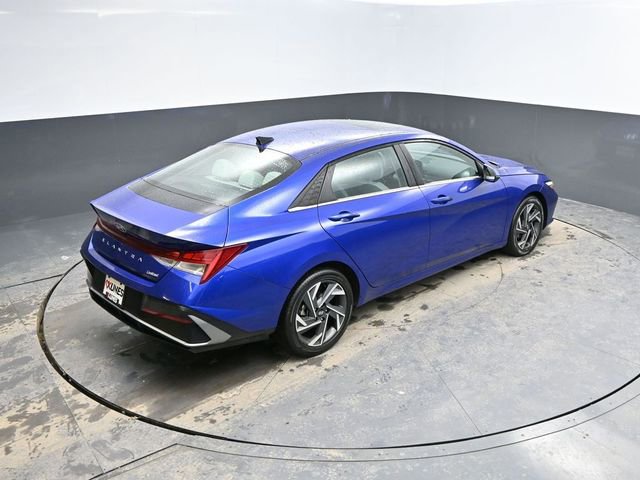 Used 2025 Hyundai Elantra Limited FWD image 35