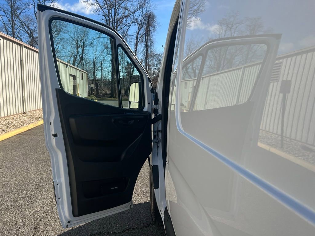 Used 2025 Mercedes-Benz Sprinter 2500 image 11