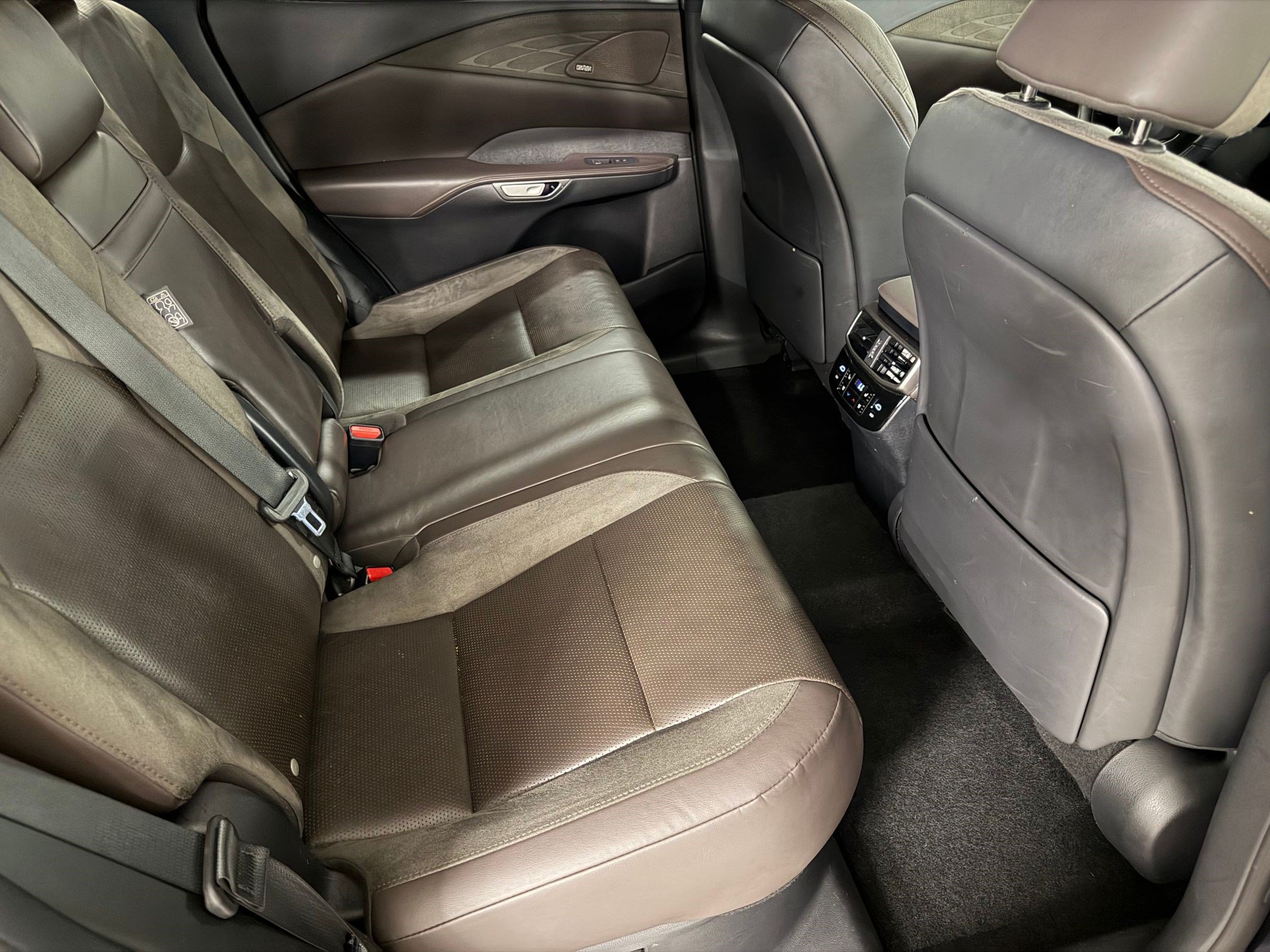 Used 2023 Lexus RX 350 FWD w/ Cold Area Package image 44