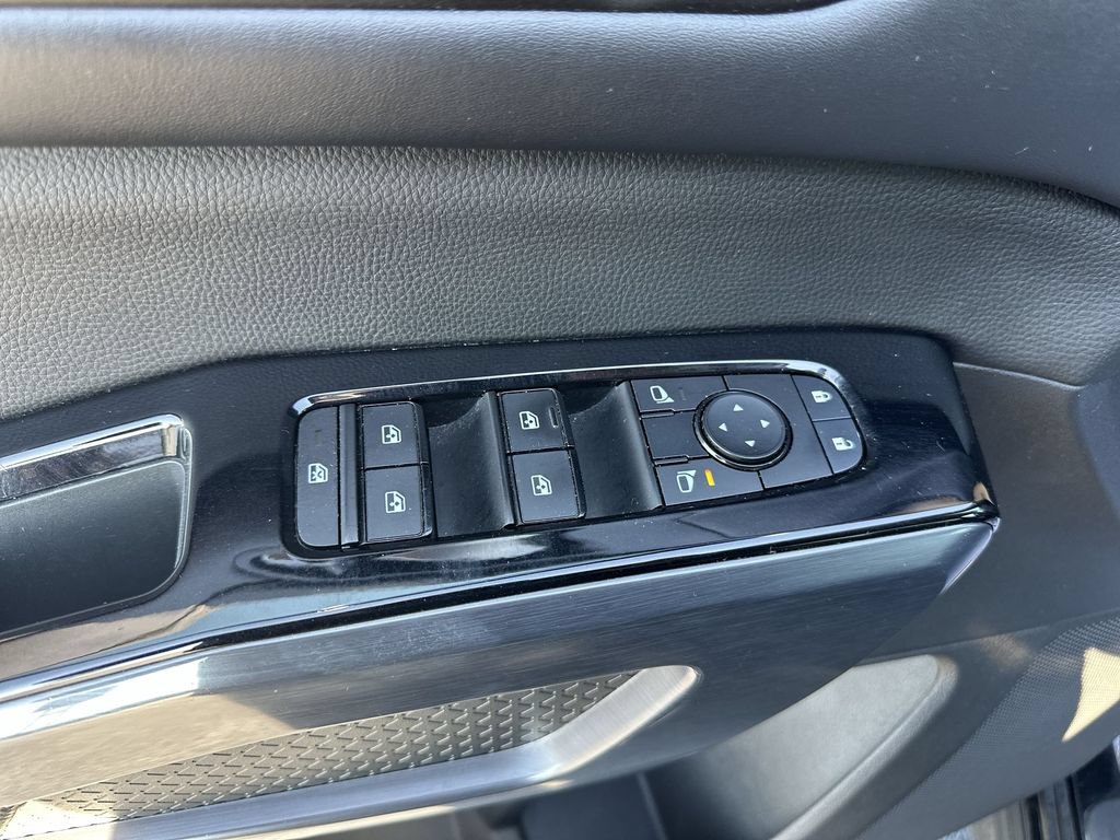 Used 2023 Nissan Pathfinder SL w/ SL Premium Package AWD/4WD image 13