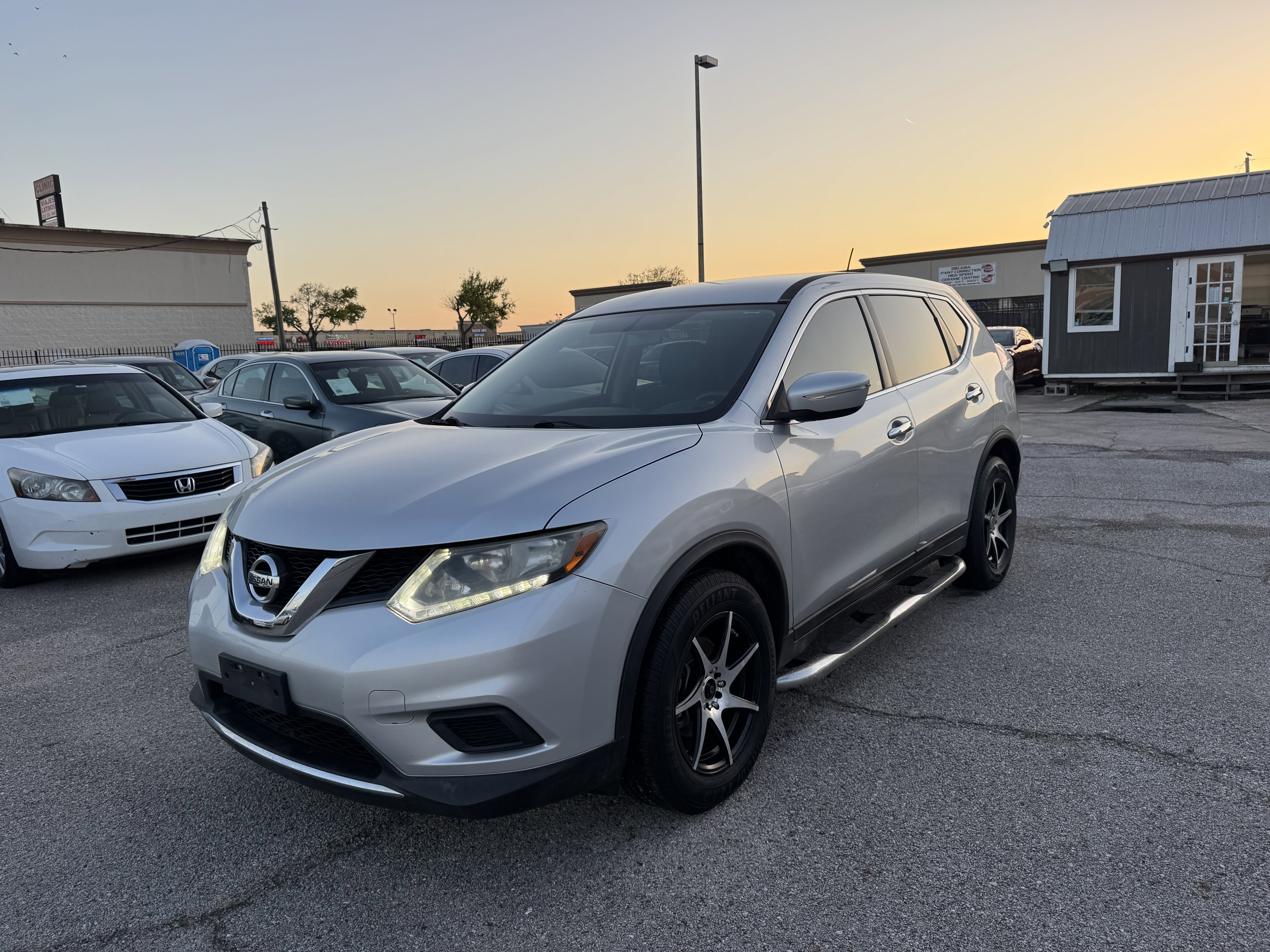 Used 2015 Nissan Rogue S image 1