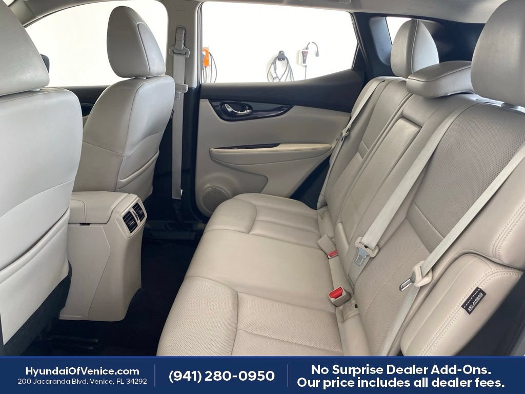 Used 2021 Nissan Rogue Sport SL FWD image 35