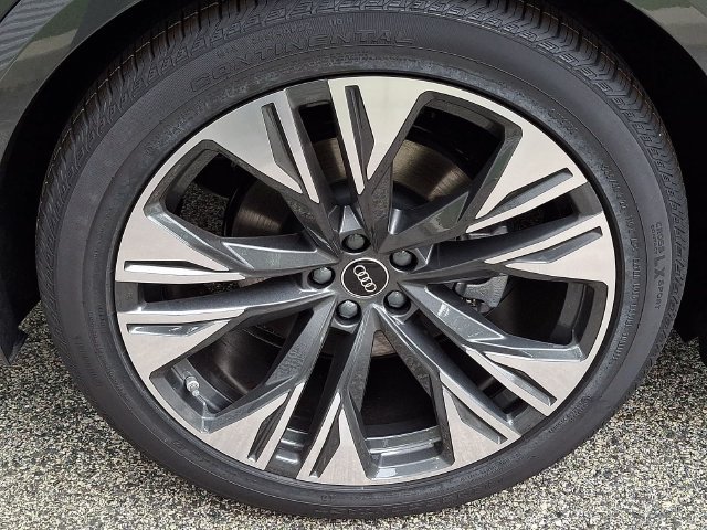 New 2027 Audi Q8 Premium Plus AWD/4WD image 5
