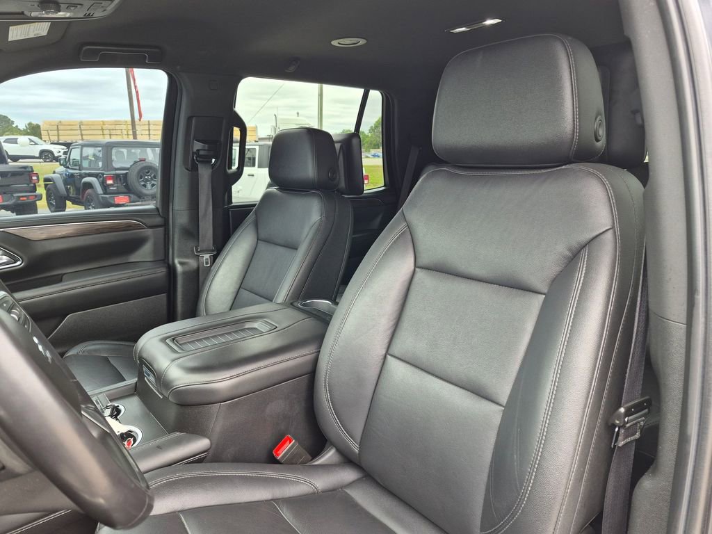 Used 2021 Chevrolet Tahoe Z71 w/ Rear Media and Nav Package AWD/4WD image 15