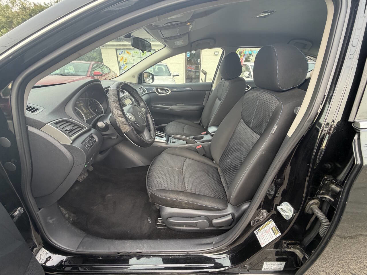 Used 2016 Nissan Sentra SR w/ Driver's Assist Package FWD image 22