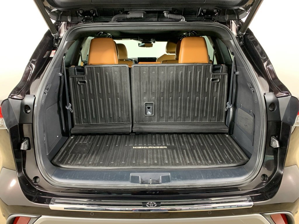 Used 2022 Toyota Highlander Platinum image 32
