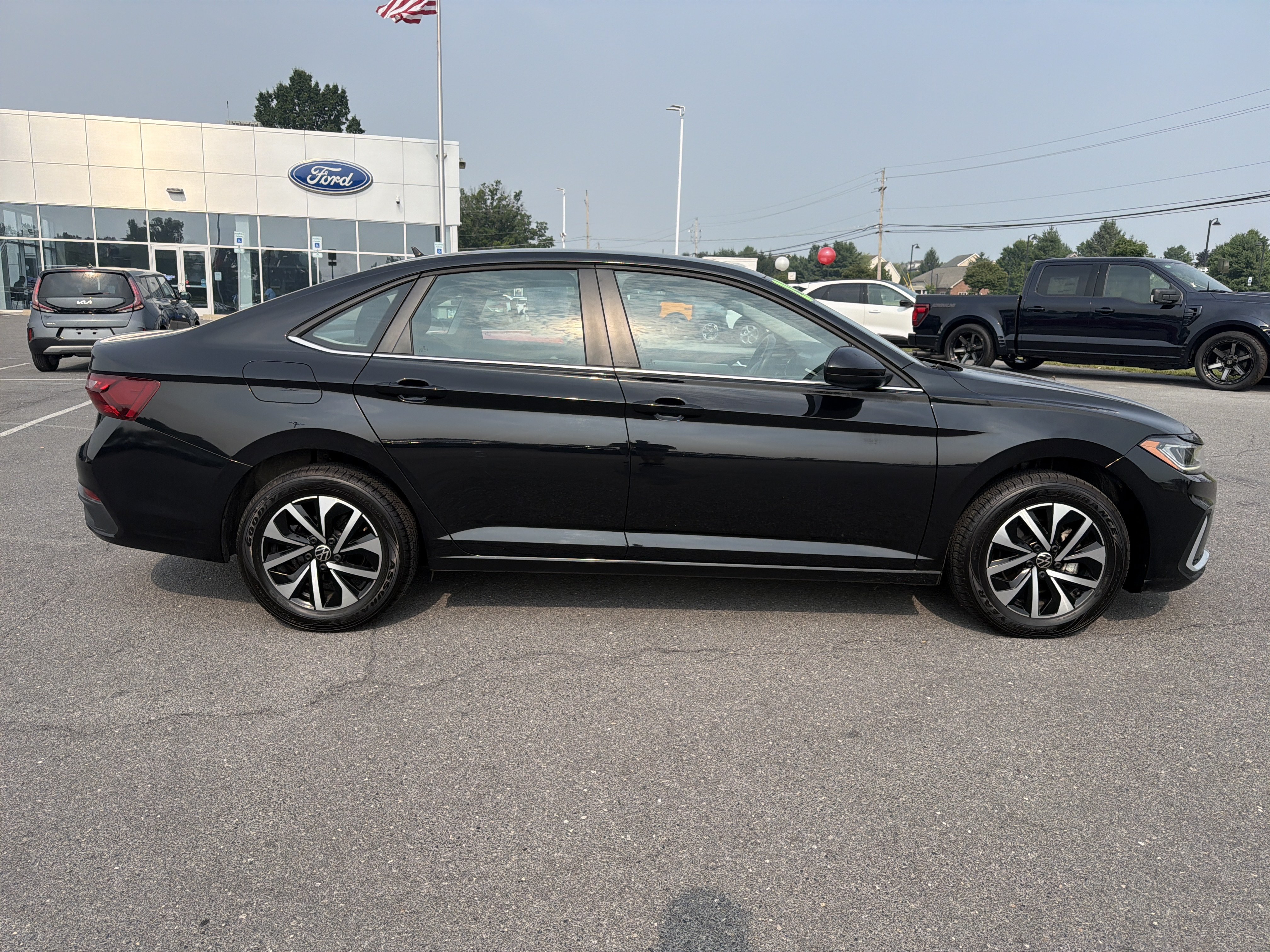 Used 2025 Volkswagen Jetta S FWD image 2