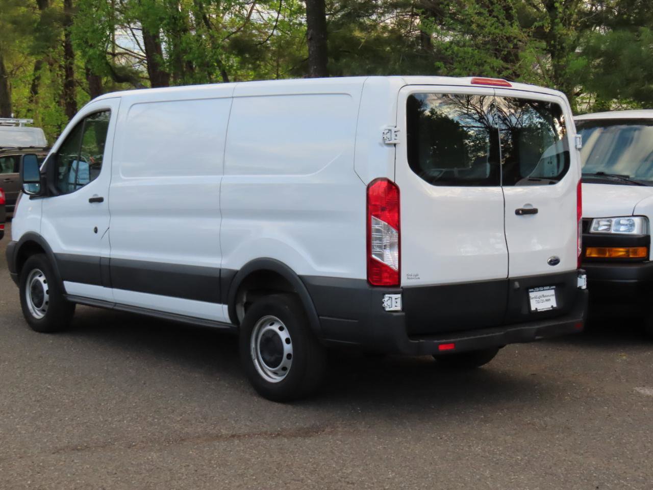 Used 2018 Ford Transit 250 130 Low Roof RWD image 4