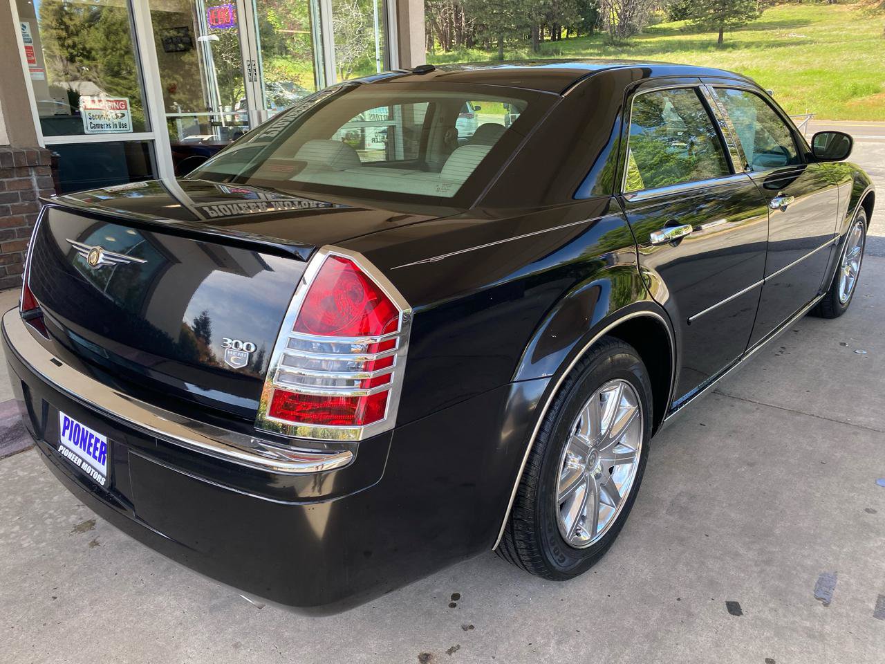 Used 2007 Chrysler 300 C RWD image 7