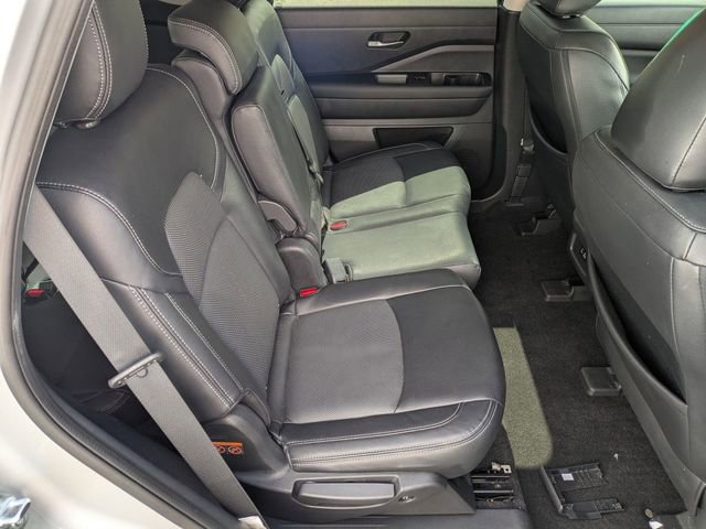 Used 2022 Nissan Pathfinder SV FWD image 28
