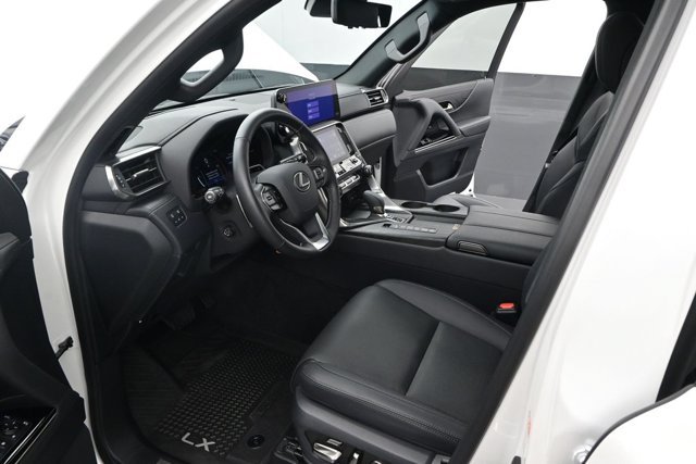 Used 2025 Lexus LX 700h Overtrail AWD/4WD image 5