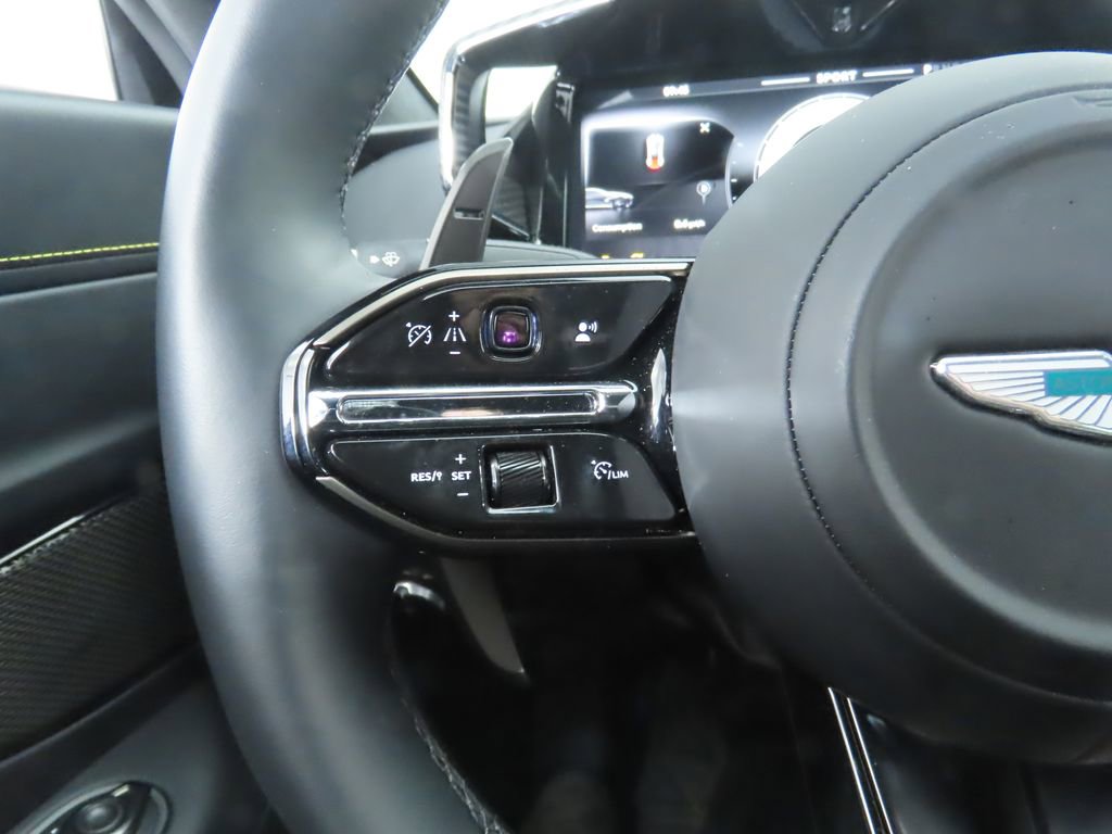 Used 2025 Aston Martin V8 Vantage Coupe image 11