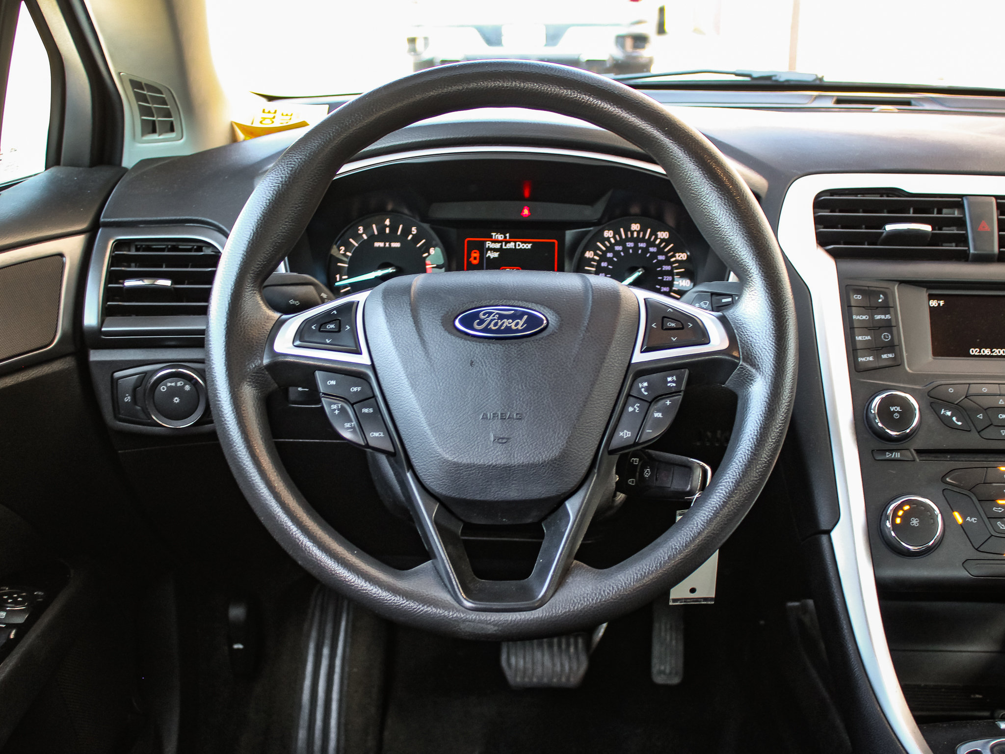 Used 2016 Ford Fusion SE FWD image 23