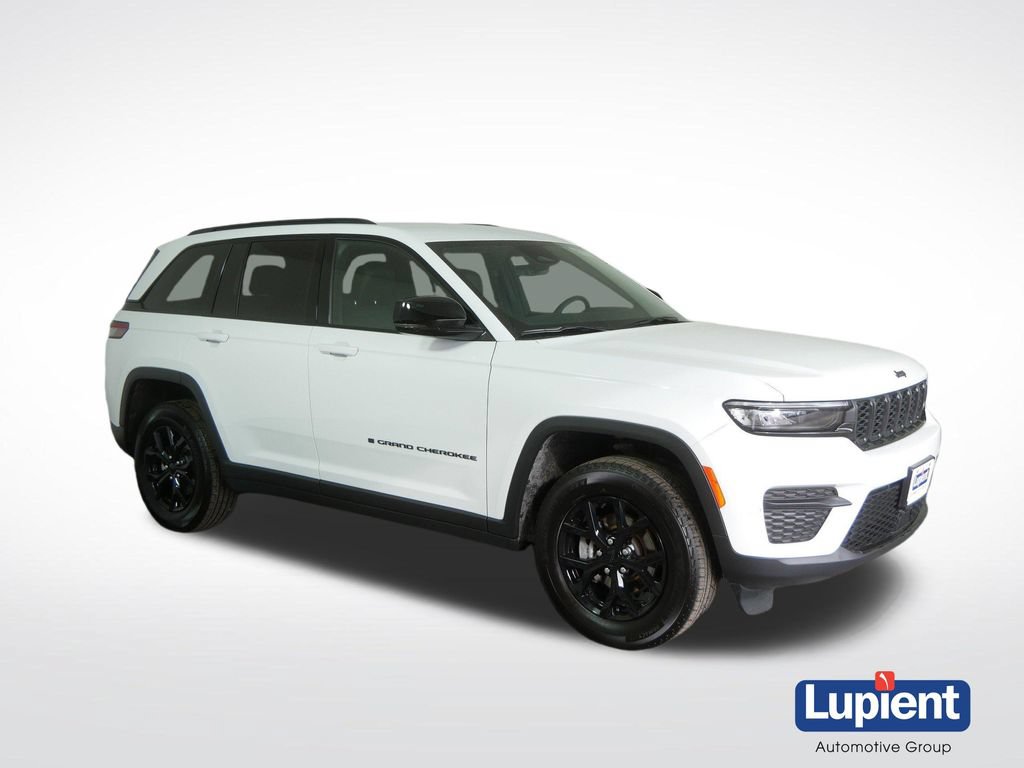 Used 2025 Jeep Grand Cherokee Altitude