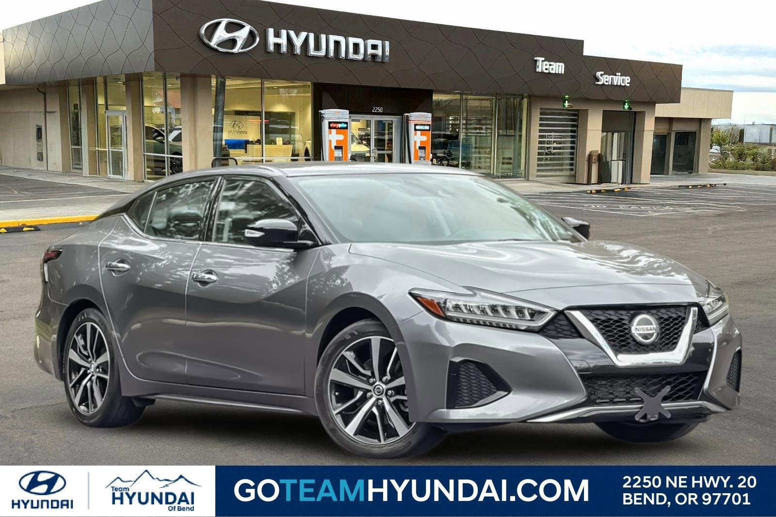 Used 2022 Nissan Maxima SV w/ Floor Mat Group FWD image 1