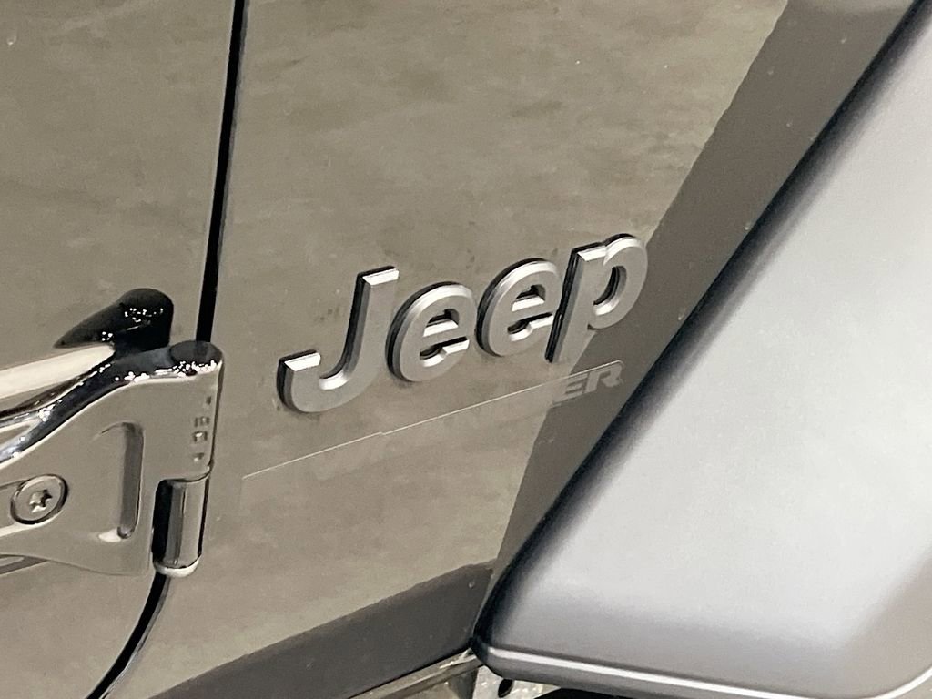 Used 2023 Jeep Wrangler Sport S image 42