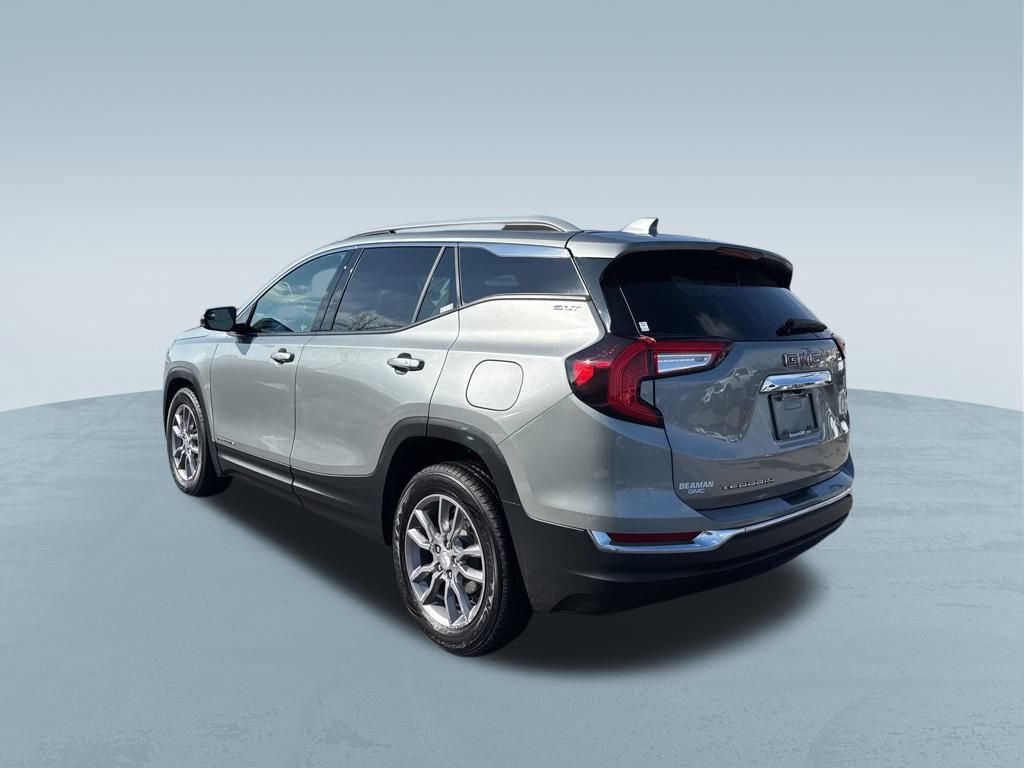 Used 2024 GMC Terrain SLT image 12
