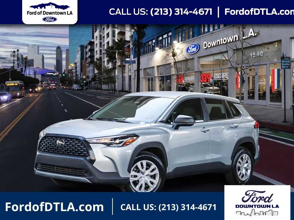 Used 2023 Toyota Corolla Cross L image 1