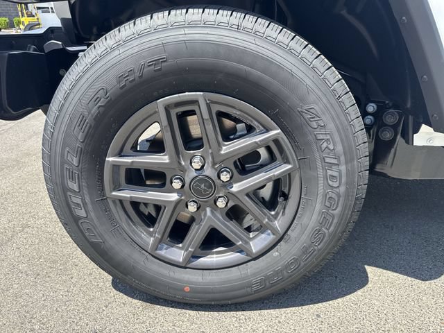 New 2026 Jeep Gladiator Sport AWD/4WD image 17