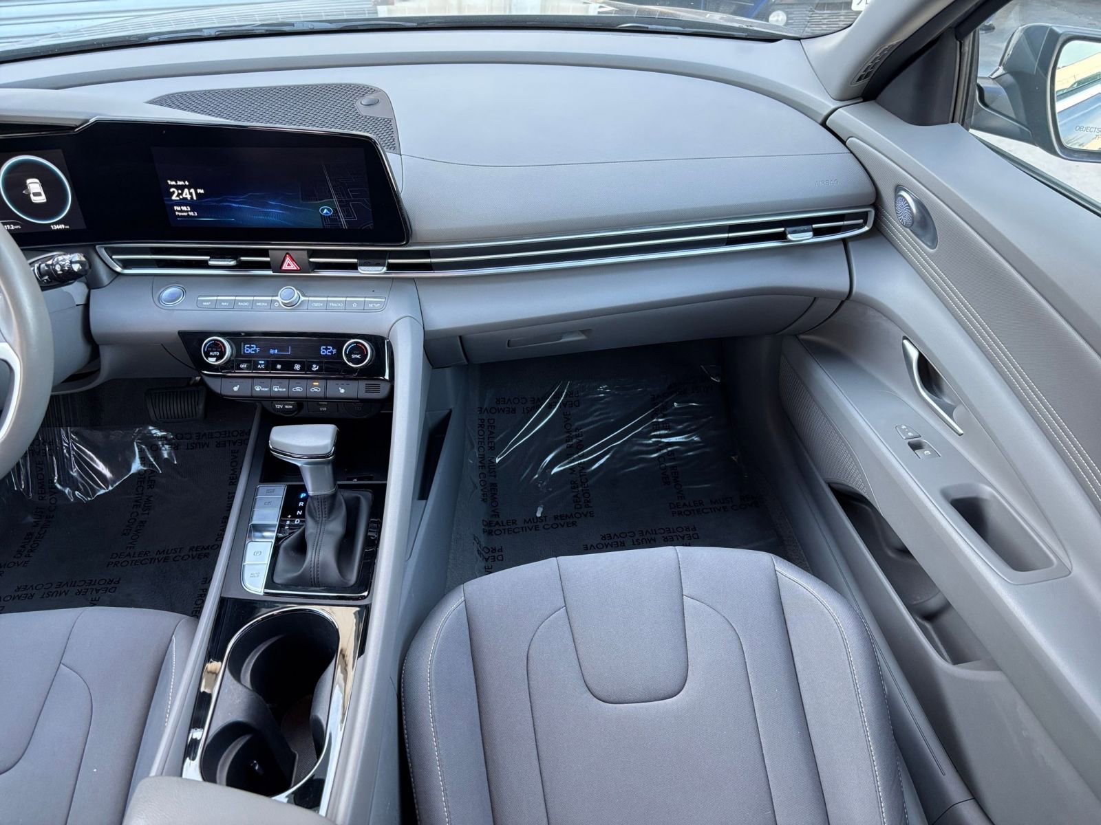 Used 2025 Hyundai Elantra SEL image 35