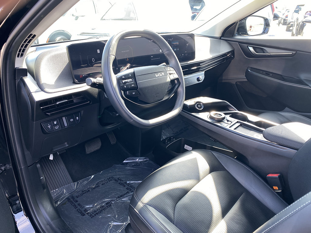 Used 2025 Kia EV6 Wind RWD image 13