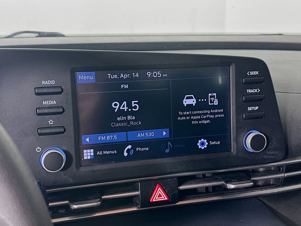 Used 2022 Hyundai Elantra SE FWD image 19