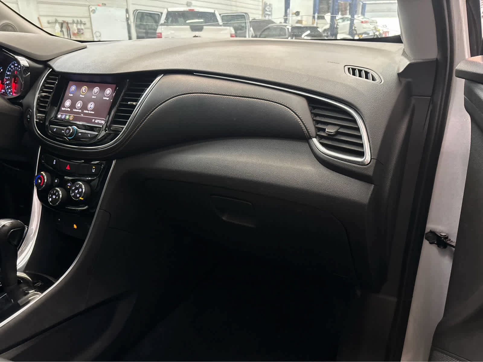 Used 2020 Chevrolet Trax Premier AWD/4WD image 28