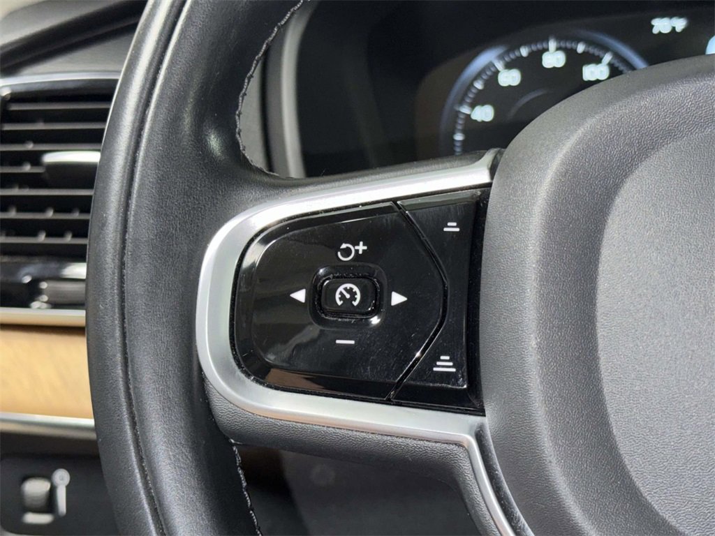 Used 2022 Volvo XC90 T6 Momentum w/ Advanced Package image 28