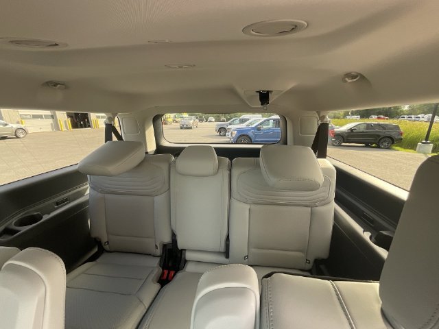 New 2027 Ford Expedition Max Platinum w/ Platinum Ultimate Package AWD/4WD image 24