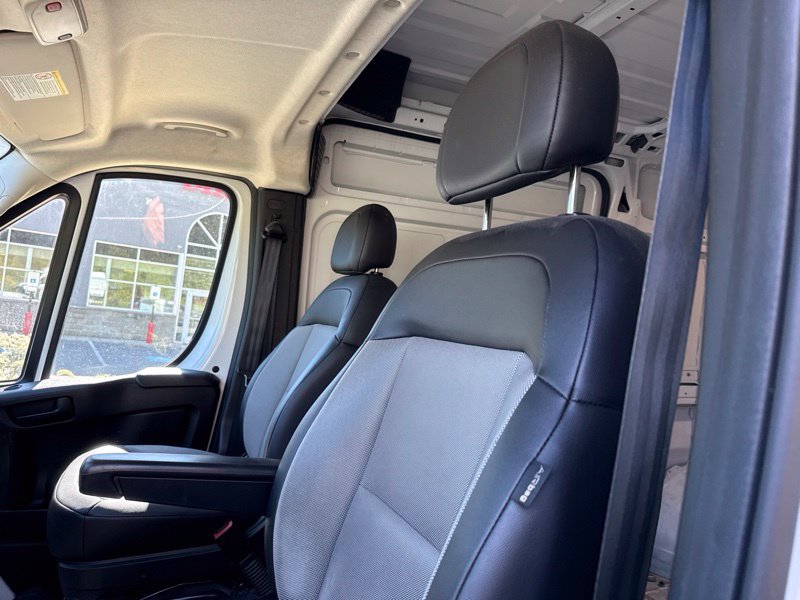 Used 2025 RAM ProMaster 2500 w/ Convenience Group FWD image 16