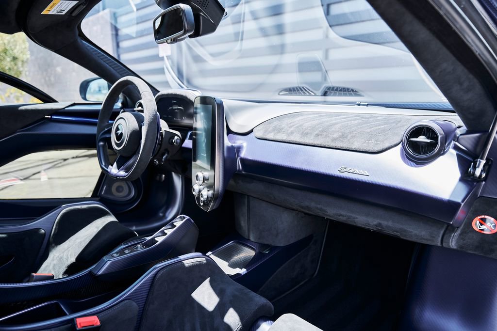 Used 2019 McLaren Senna RWD image 47