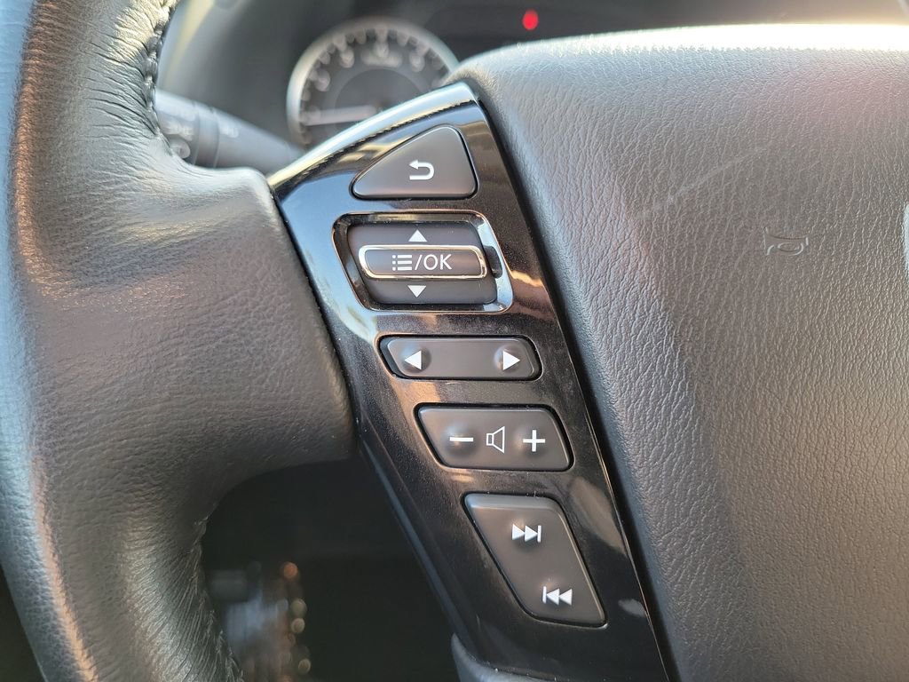 Used 2024 Nissan Armada SV image 5