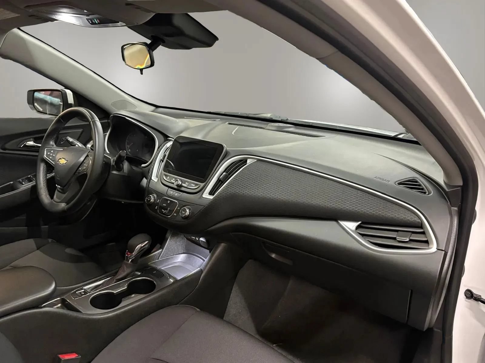 Used 2023 Chevrolet Malibu RS FWD image 19