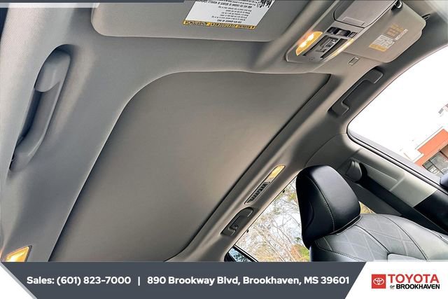 Used 2022 Toyota Highlander Platinum image 16