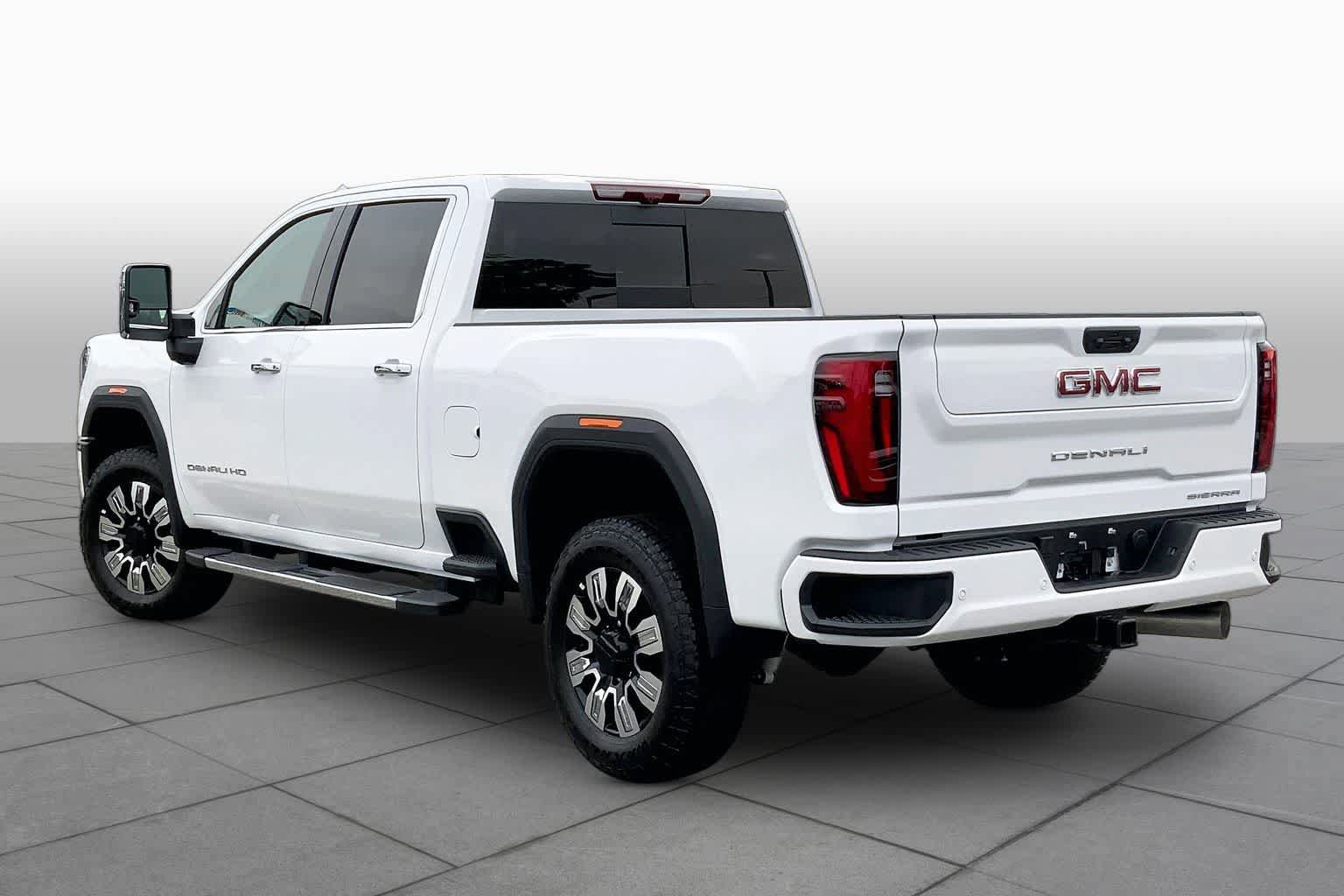 New 2026 GMC Sierra 2500 Denali w/ Technology Package AWD/4WD image 12