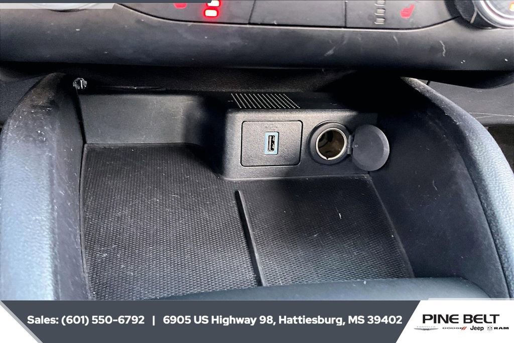 Used 2020 Ford Escape SE image 22