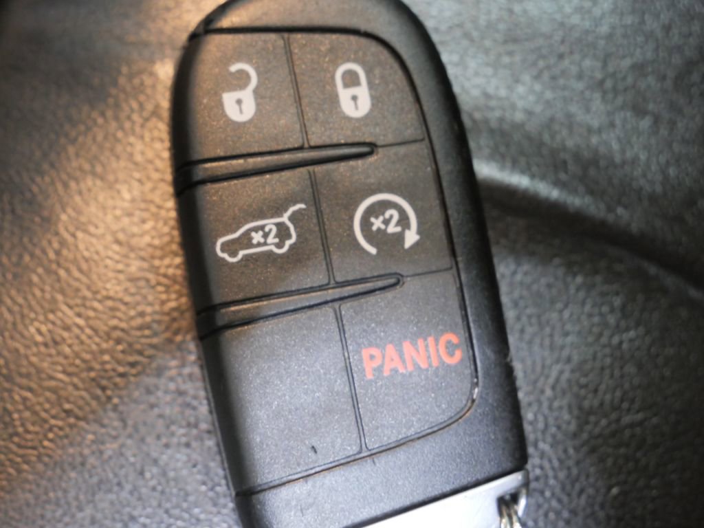 Used 2016 Jeep Grand Cherokee Limited AWD/4WD image 26
