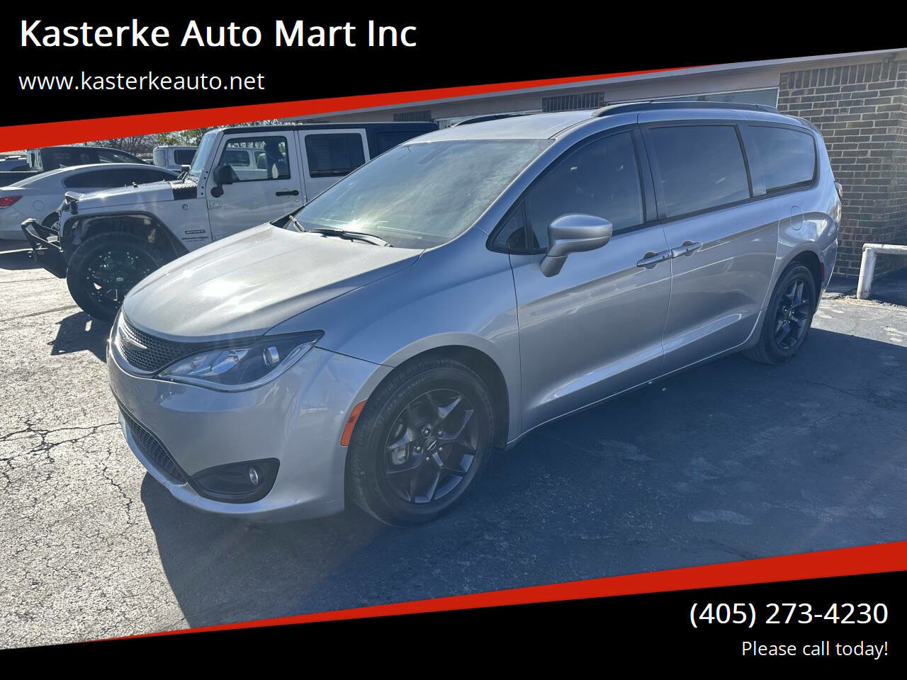 Used 2019 Chrysler Pacifica Touring-L w/ Premium Audio Group image 1