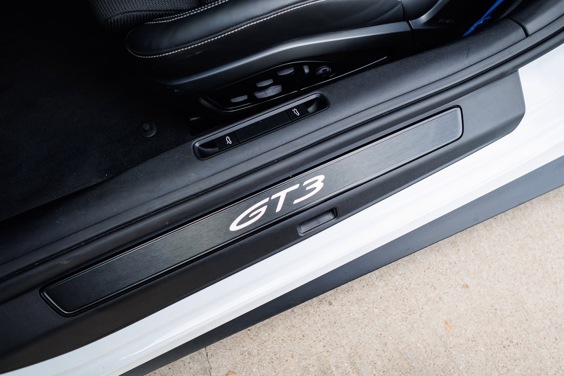Used 2022 Porsche 911 GT3 image 45