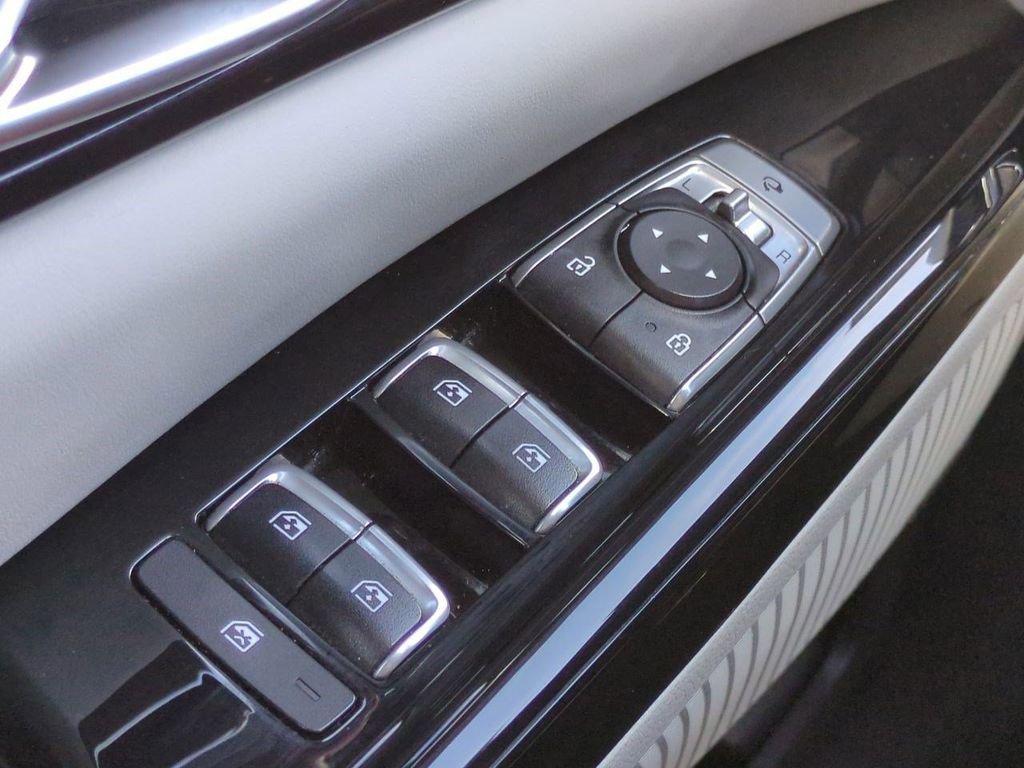 Used 2023 Kia Carnival SX Prestige image 25
